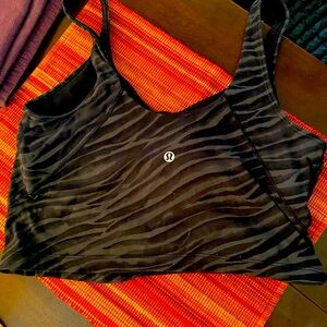 Lululemon Yoga top size M with bra